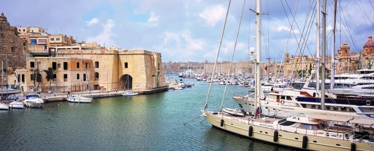 Luxury hotels in Grand Harbour, Malta: Cugo Gran Macina in Senglea, Malta 