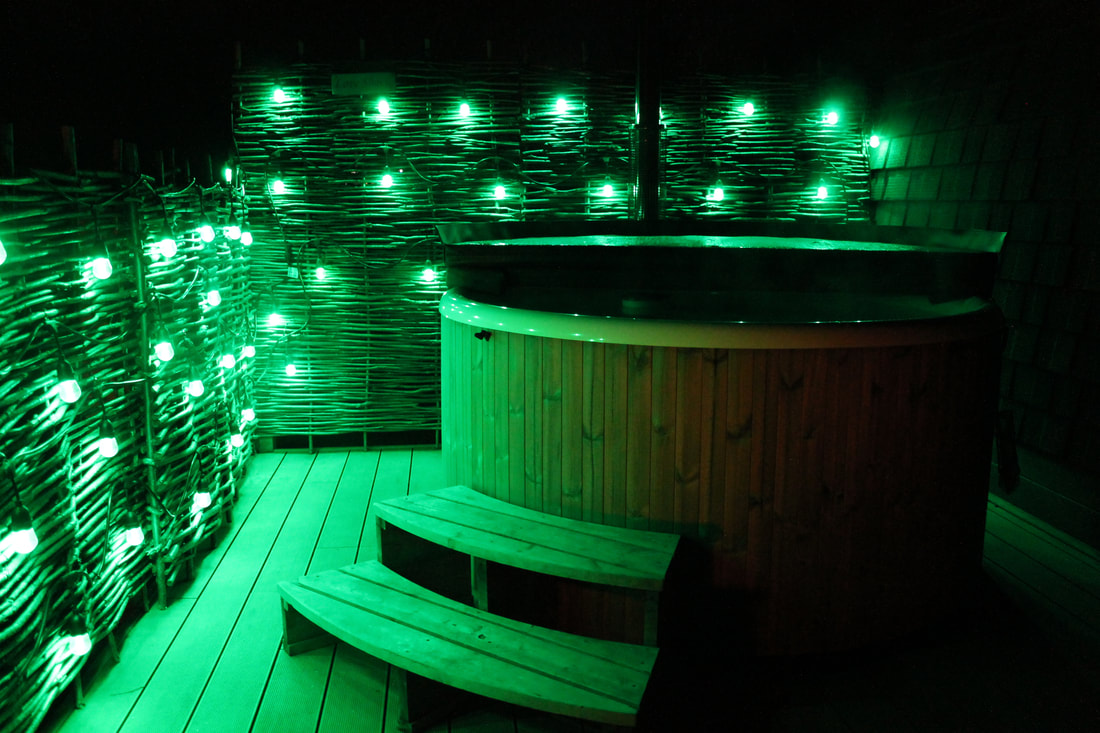 UK glamping accommodations with hot tubs 